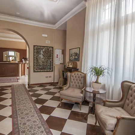 فندق Flora ستريزا