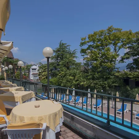 Flora 3* Stresa