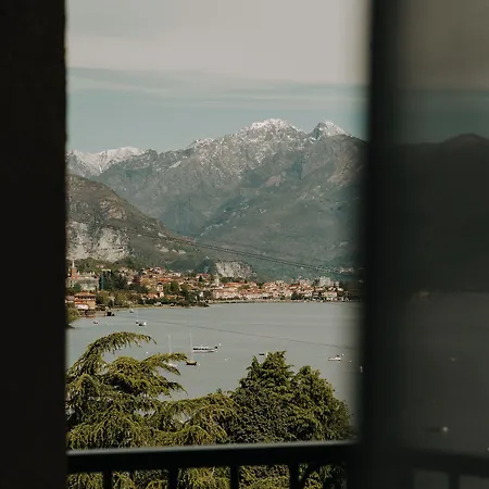 Flora Hotel 3*