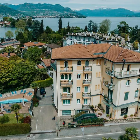 Hotel Flora 3*