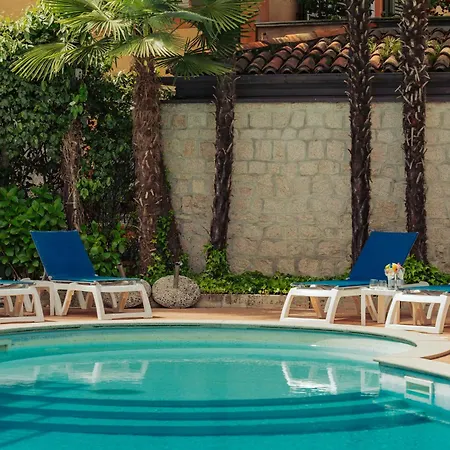 Flora 3* Стреза