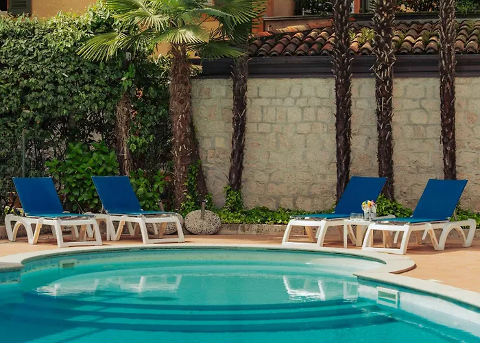 Flora 3* Стреза