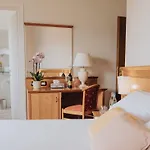 Hotel Flora 3*