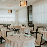 Flora Hotel